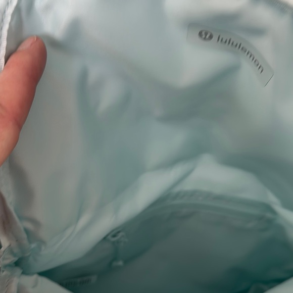 Lululemon All Night Festival Bag in Mint Breeze, 5L, OS - Picture 11 of 13